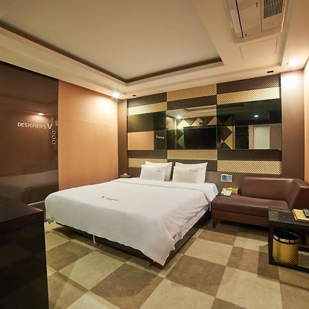 Busan Premium V Hotel Екстер'єр фото