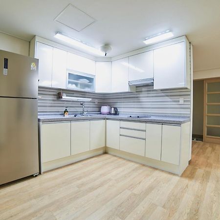 Busan Premium V Hotel Екстер'єр фото