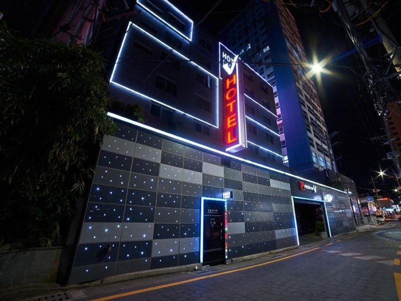 Busan Premium V Hotel Екстер'єр фото