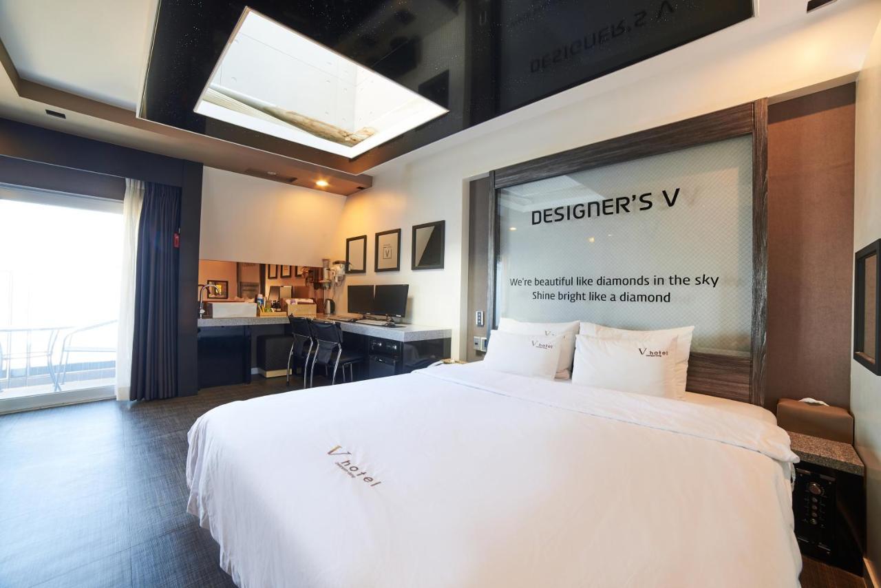 Busan Premium V Hotel Екстер'єр фото