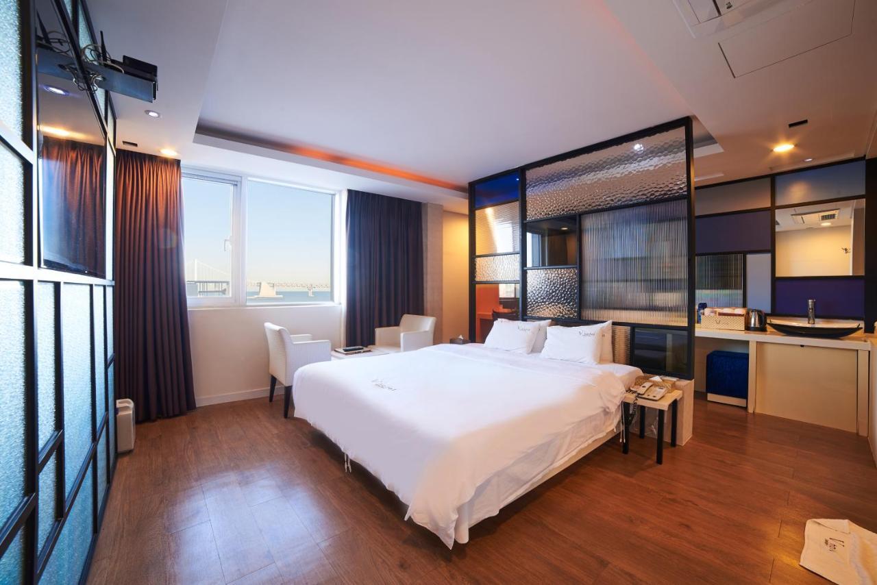 Busan Premium V Hotel Екстер'єр фото