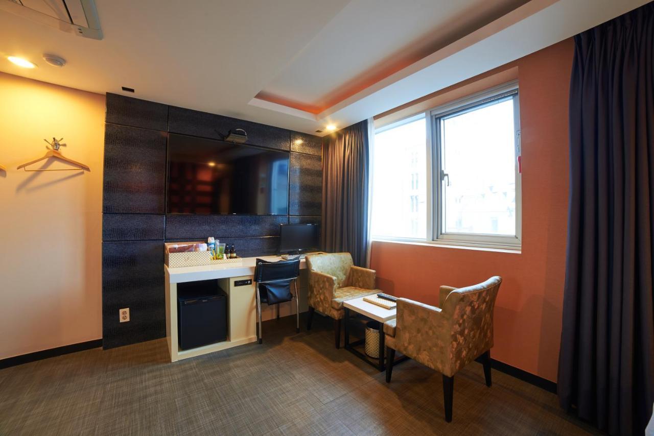 Busan Premium V Hotel Екстер'єр фото