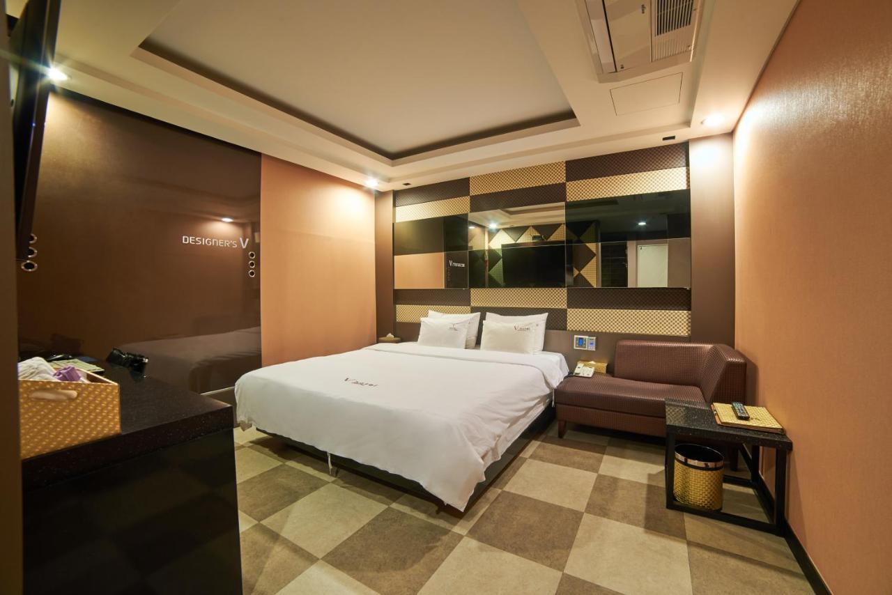 Busan Premium V Hotel Екстер'єр фото