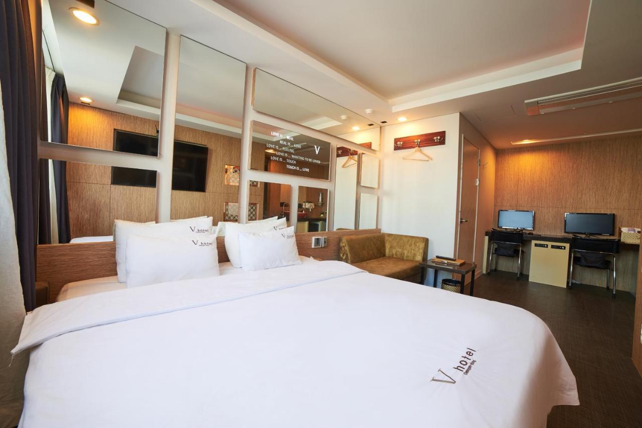 Busan Premium V Hotel Екстер'єр фото