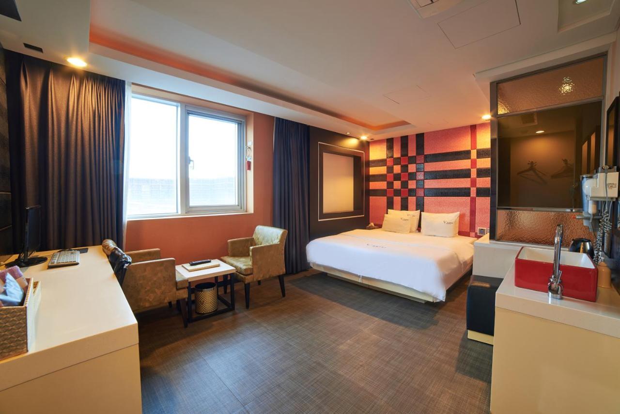 Busan Premium V Hotel Екстер'єр фото