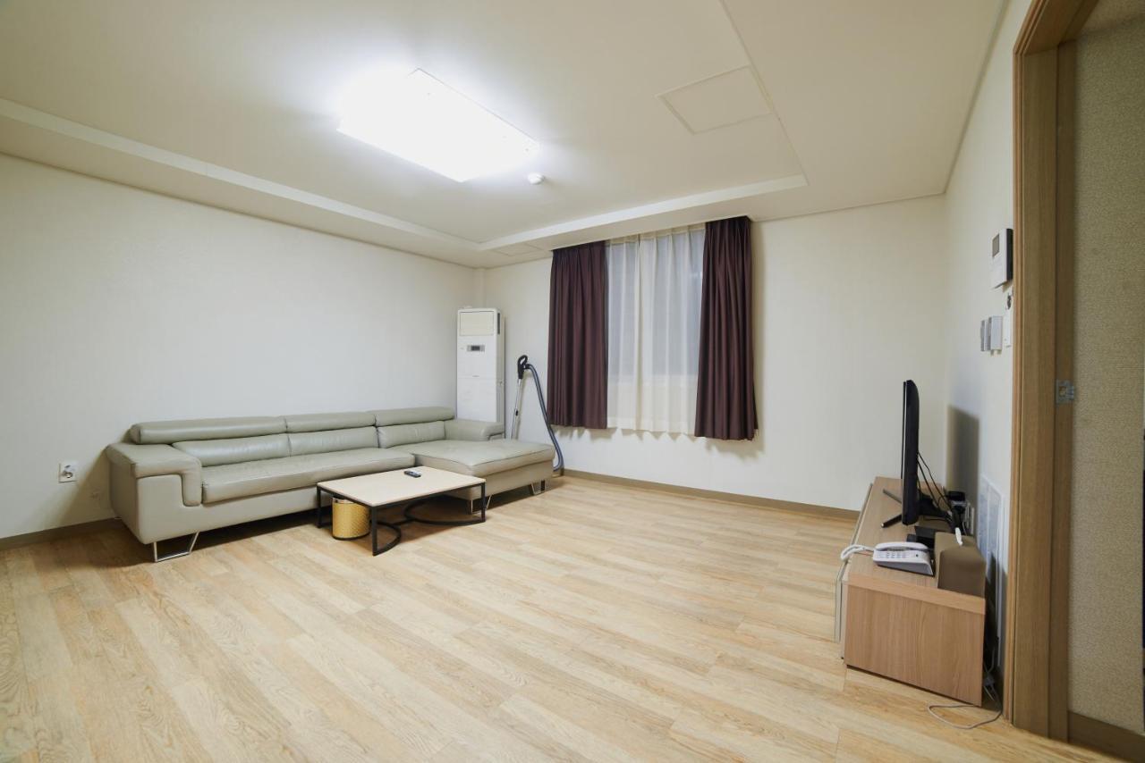 Busan Premium V Hotel Екстер'єр фото