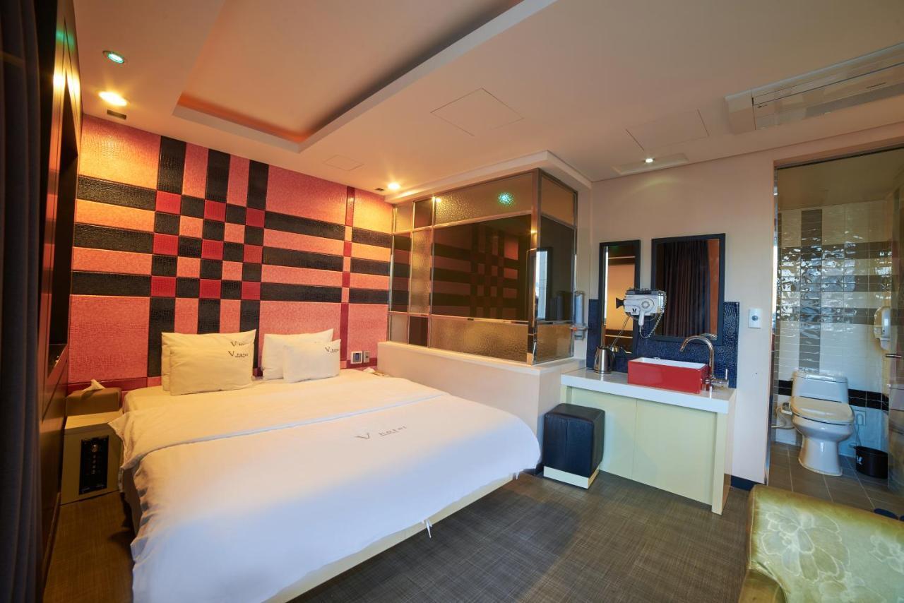 Busan Premium V Hotel Екстер'єр фото