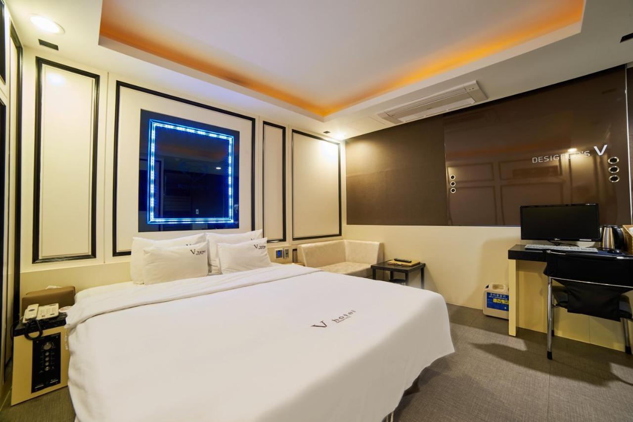 Busan Premium V Hotel Екстер'єр фото