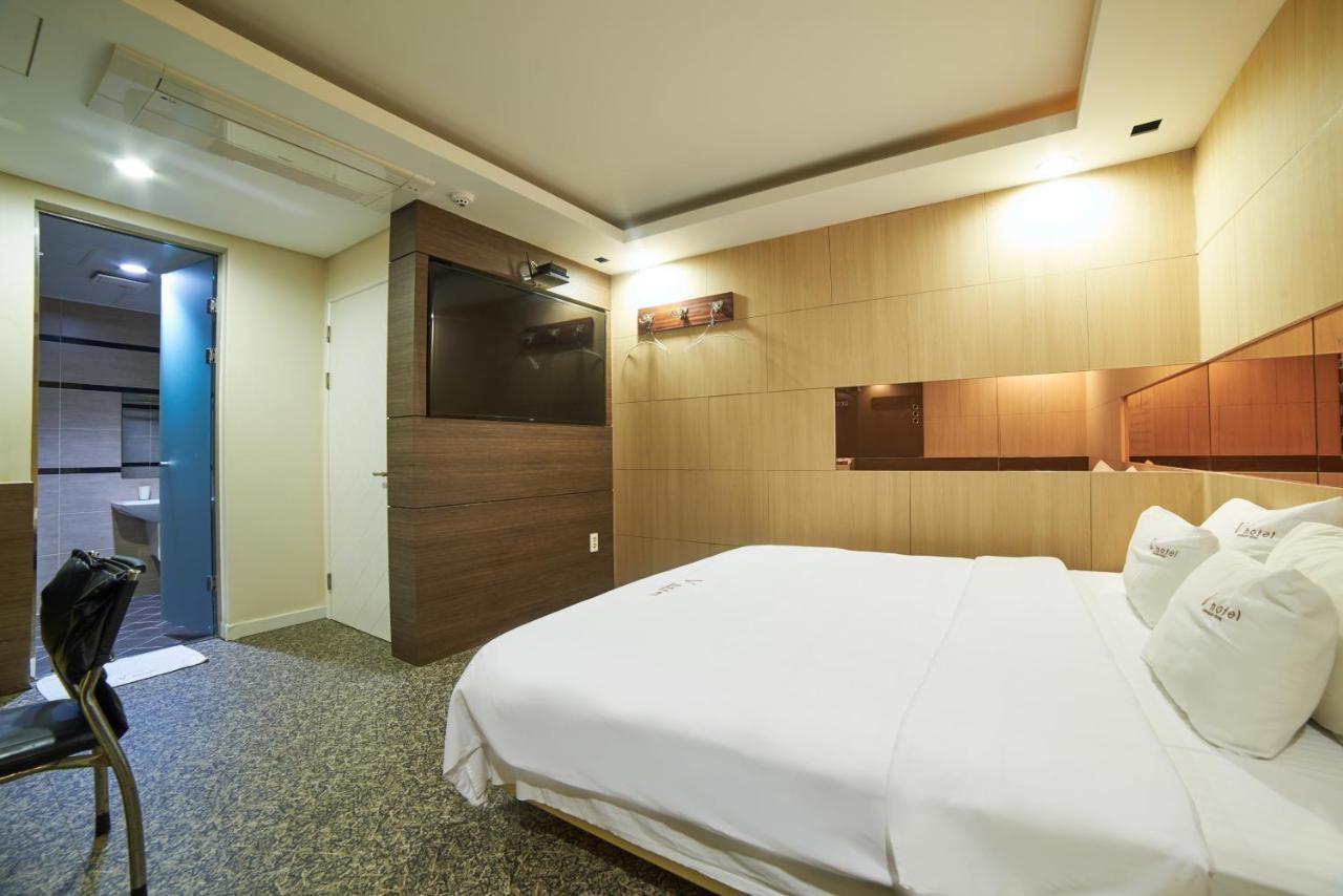 Busan Premium V Hotel Екстер'єр фото