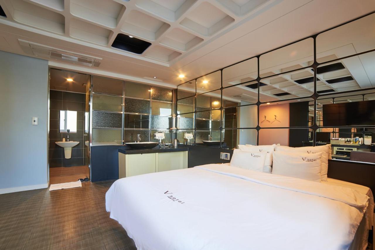 Busan Premium V Hotel Екстер'єр фото
