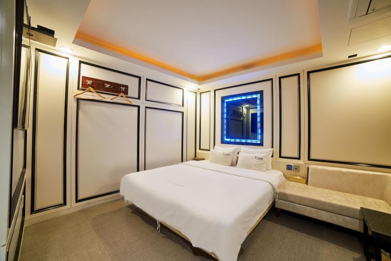 Busan Premium V Hotel Екстер'єр фото