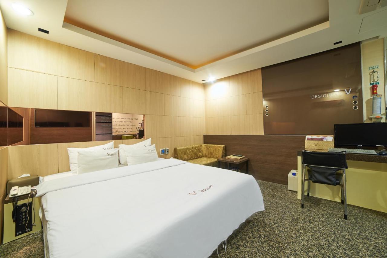 Busan Premium V Hotel Екстер'єр фото