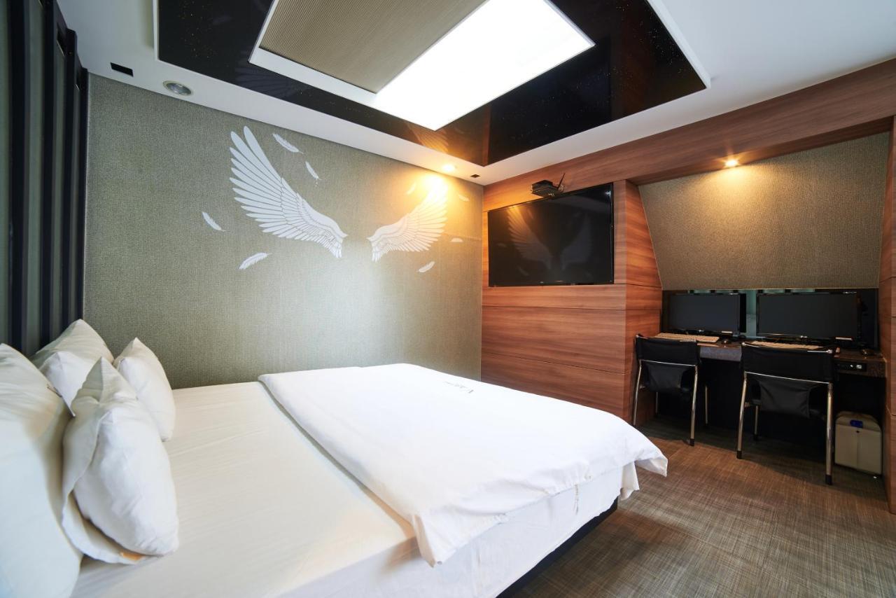 Busan Premium V Hotel Екстер'єр фото